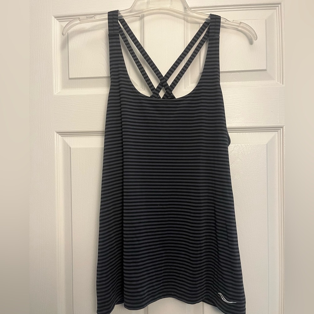 Saucony run tank